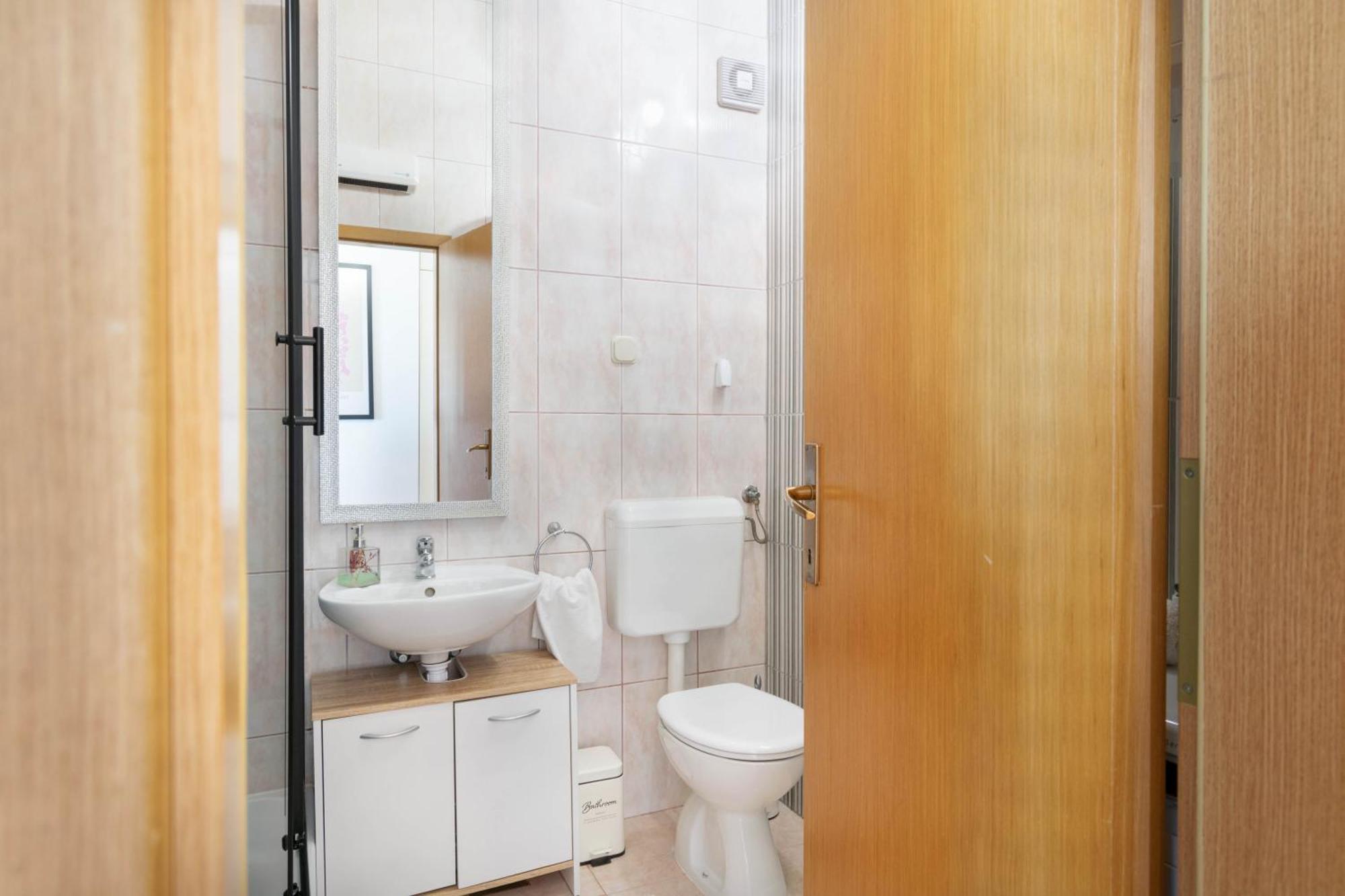 Apartment 30 M From Beach,Makarska,Marija Exterior photo